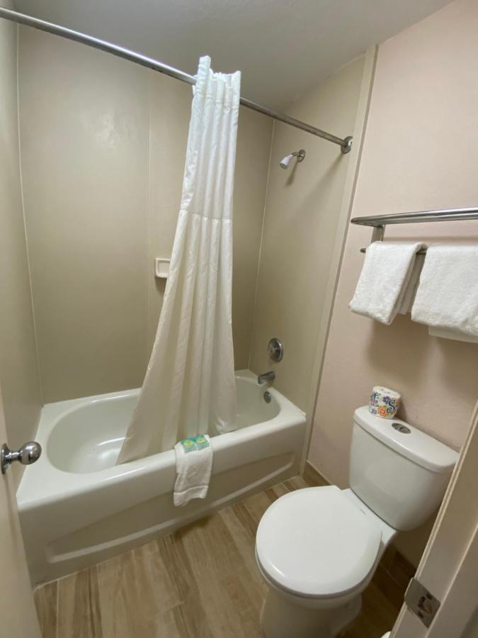 Regency Inn Fern Park Eksteriør billede
