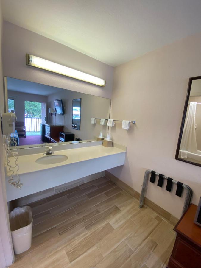 Regency Inn Fern Park Eksteriør billede