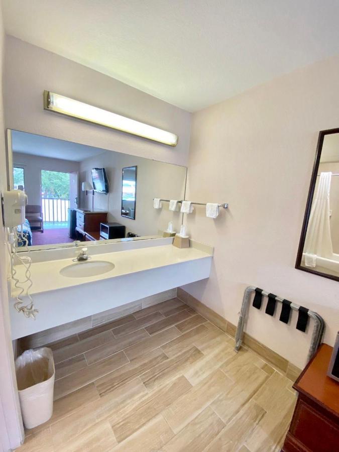 Regency Inn Fern Park Eksteriør billede