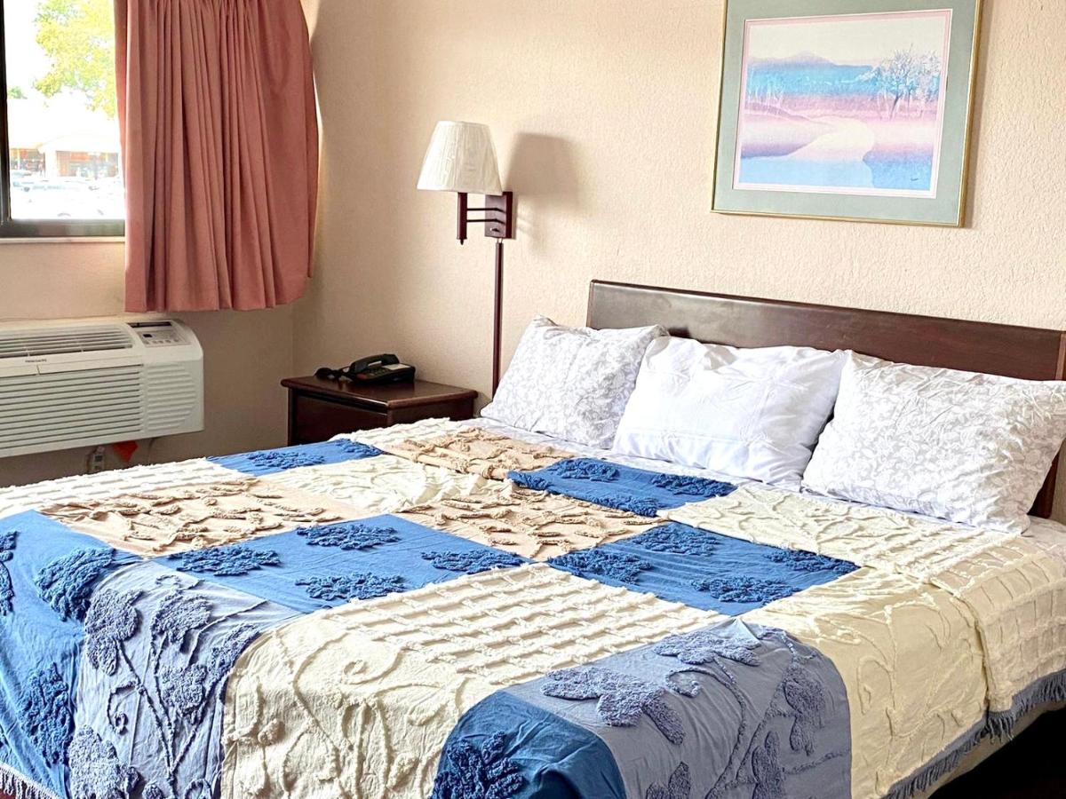 Regency Inn Fern Park Eksteriør billede